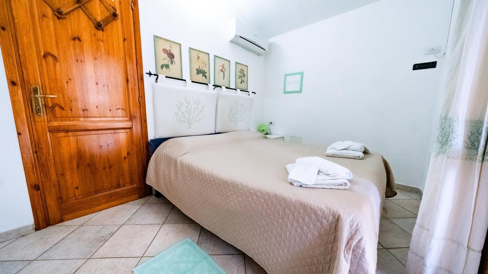 サン・テオドーロ Da Teresa Bed & Breakfast エクステリア 写真
